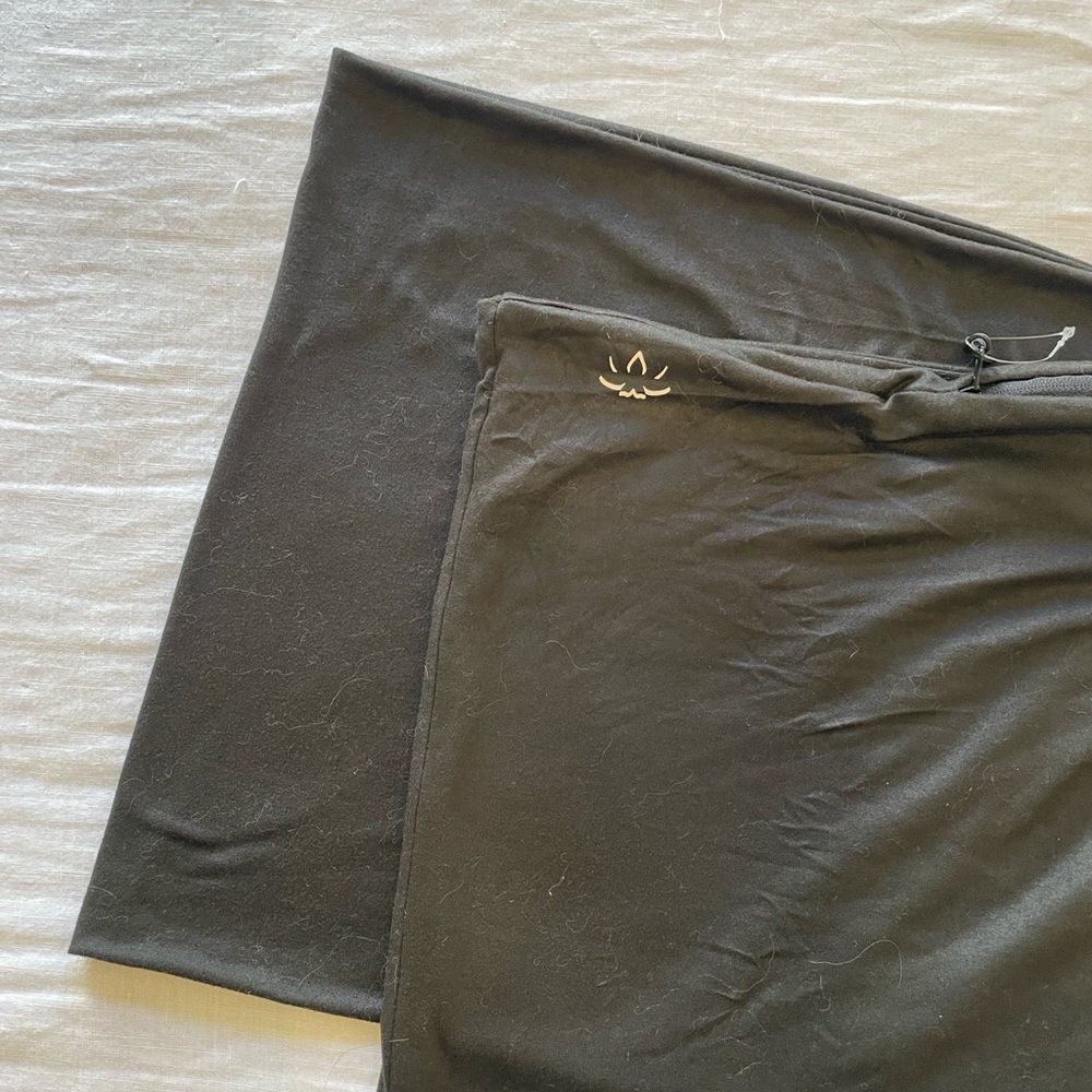 Beyond Yoga Black Infinity Scarf with Pocket